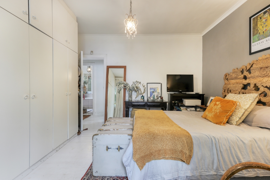 2 Bedroom Property for Sale in Vredehoek Western Cape